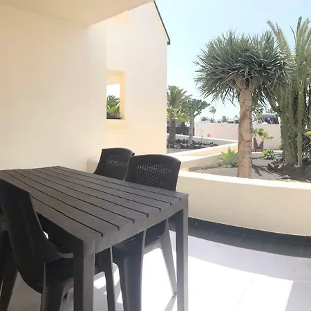 Suri Costa Teguise Apartment *